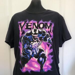 Marvel Men's Black and Pink T-shirt